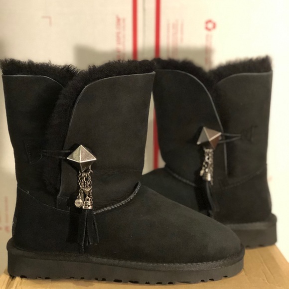 ugg chain boots